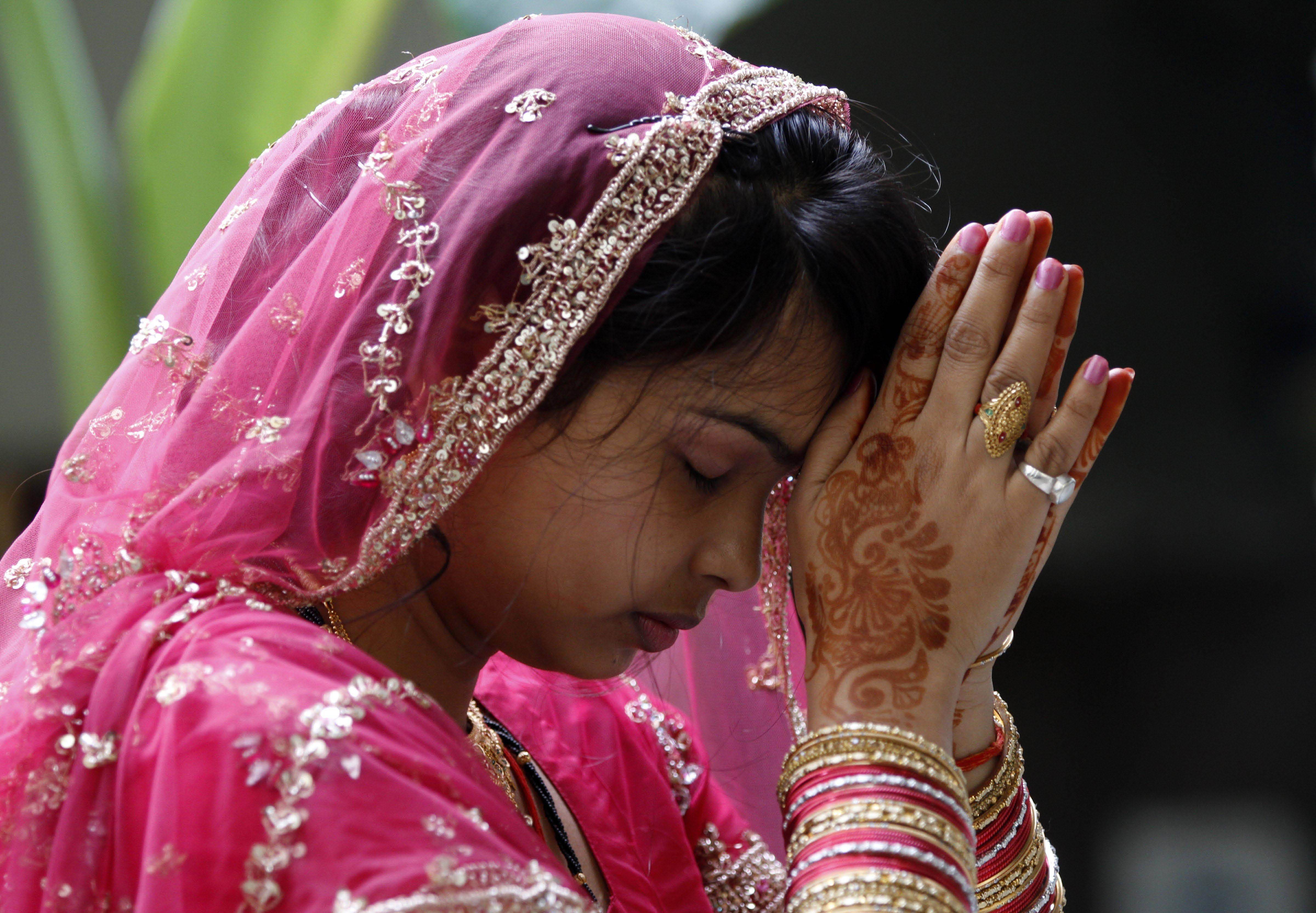 ”:奇葩习俗刷新三观愚昧无知让人发指澳门新葡京网站印度真不愧是“人间炼狱(图9) ”:奇葩习俗刷新三观愚昧无知让人发指澳门新葡京网站印度真不愧是“人间炼狱(图9)