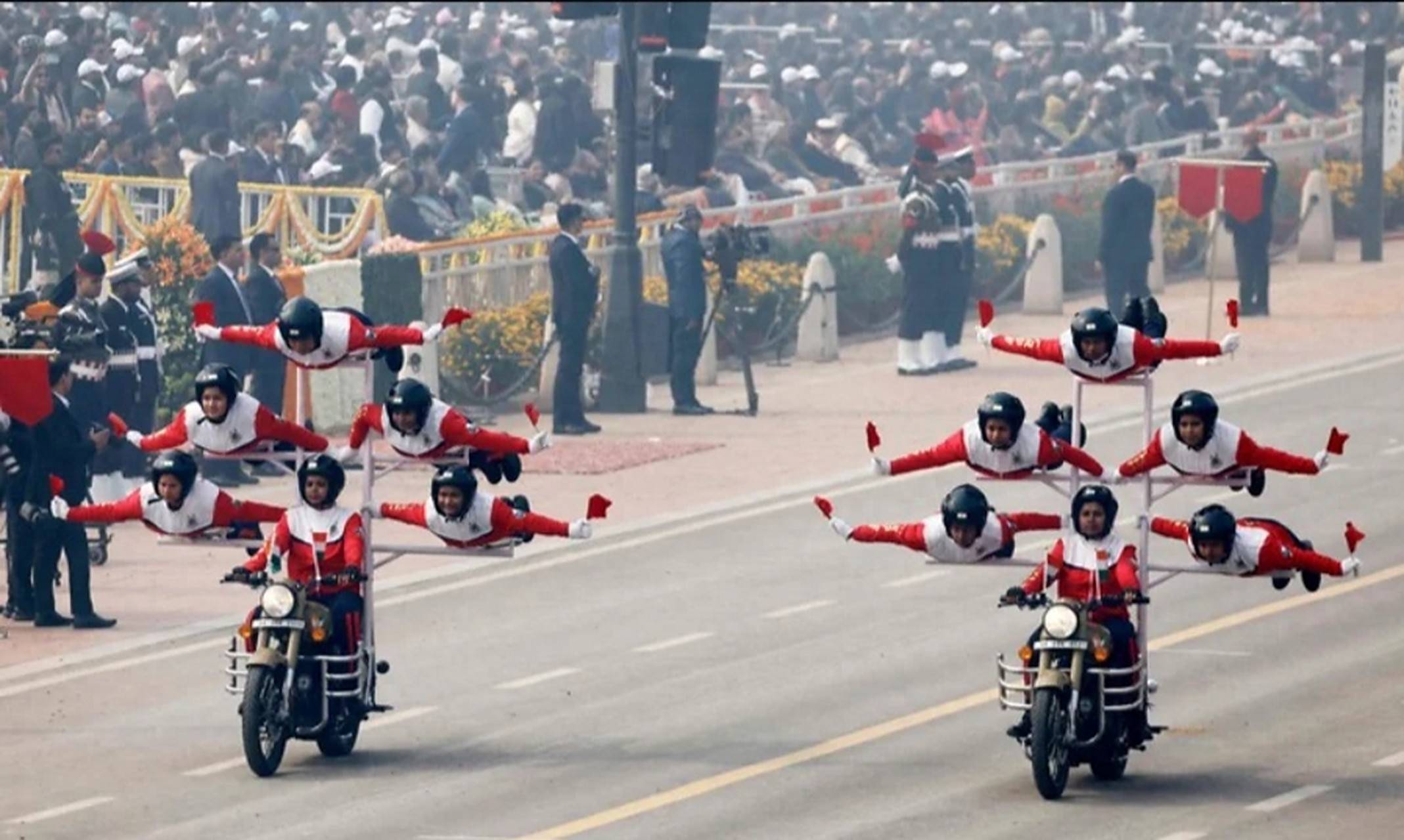 ”：奇葩习俗刷新三观愚昧无知让人发指澳门新葡京网站印度真不愧是“人间炼狱(图17)
